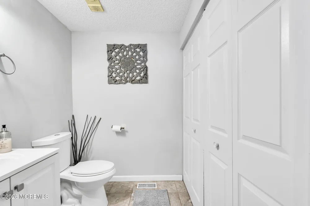 22 Compass Lane Barnegat, NJ 08005