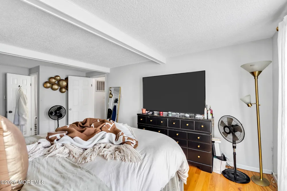 22 Compass Lane Barnegat, NJ 08005