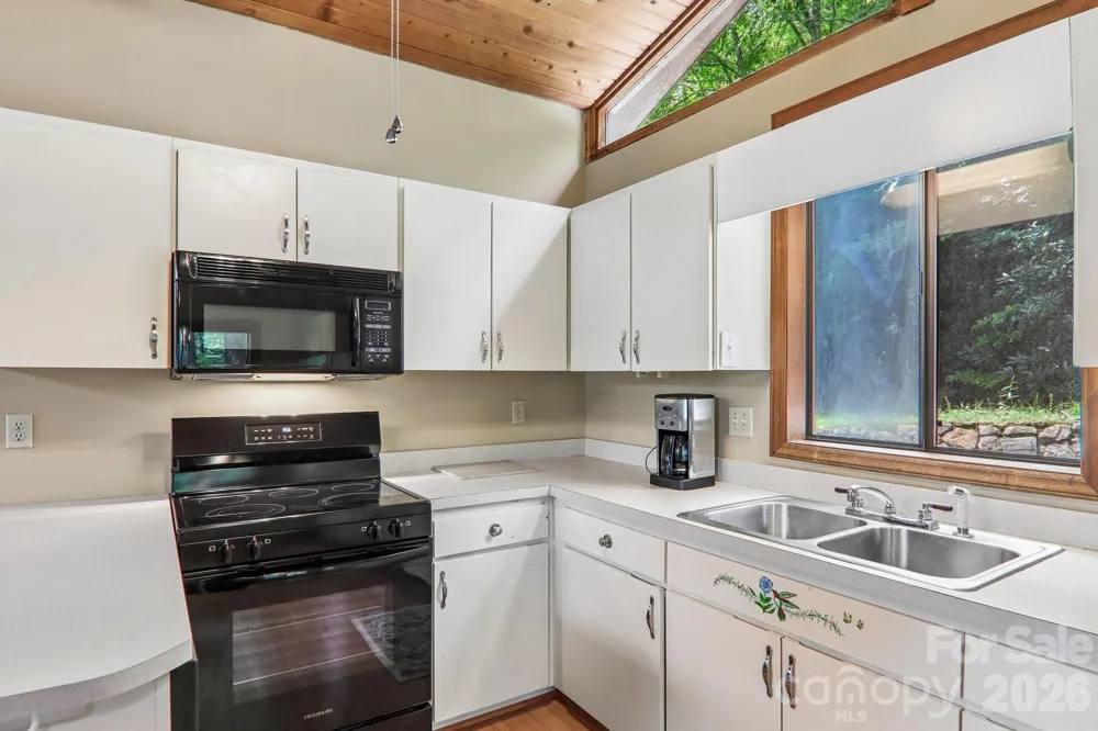 21 Wild Bird Lane Maggie Valley, NC 28751