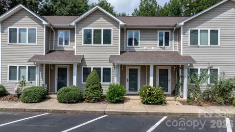 3245 White Oak Court