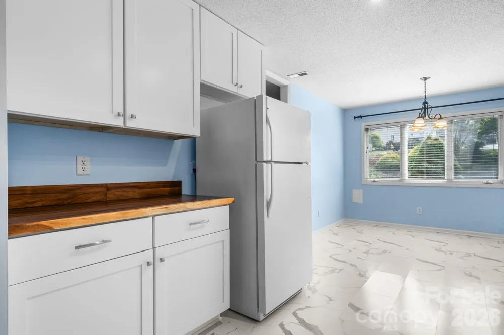 3245 White Oak Court Claremont, NC 28610