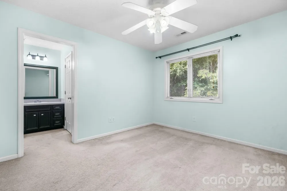 3245 White Oak Court Claremont, NC 28610