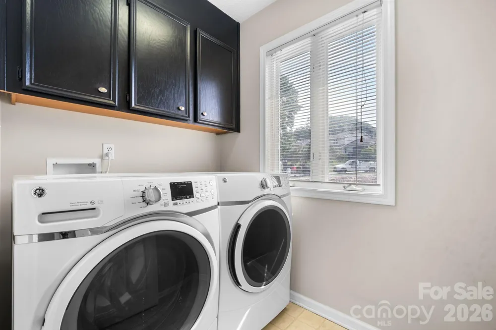 3245 White Oak Court Claremont, NC 28610