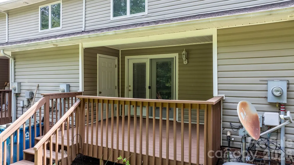 3245 White Oak Court Claremont, NC 28610