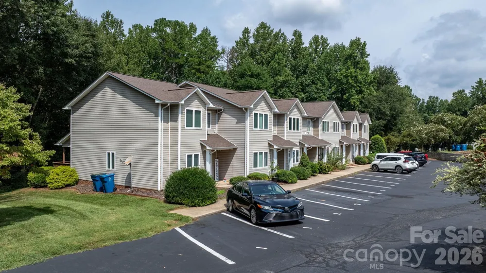 3245 White Oak Court Claremont, NC 28610