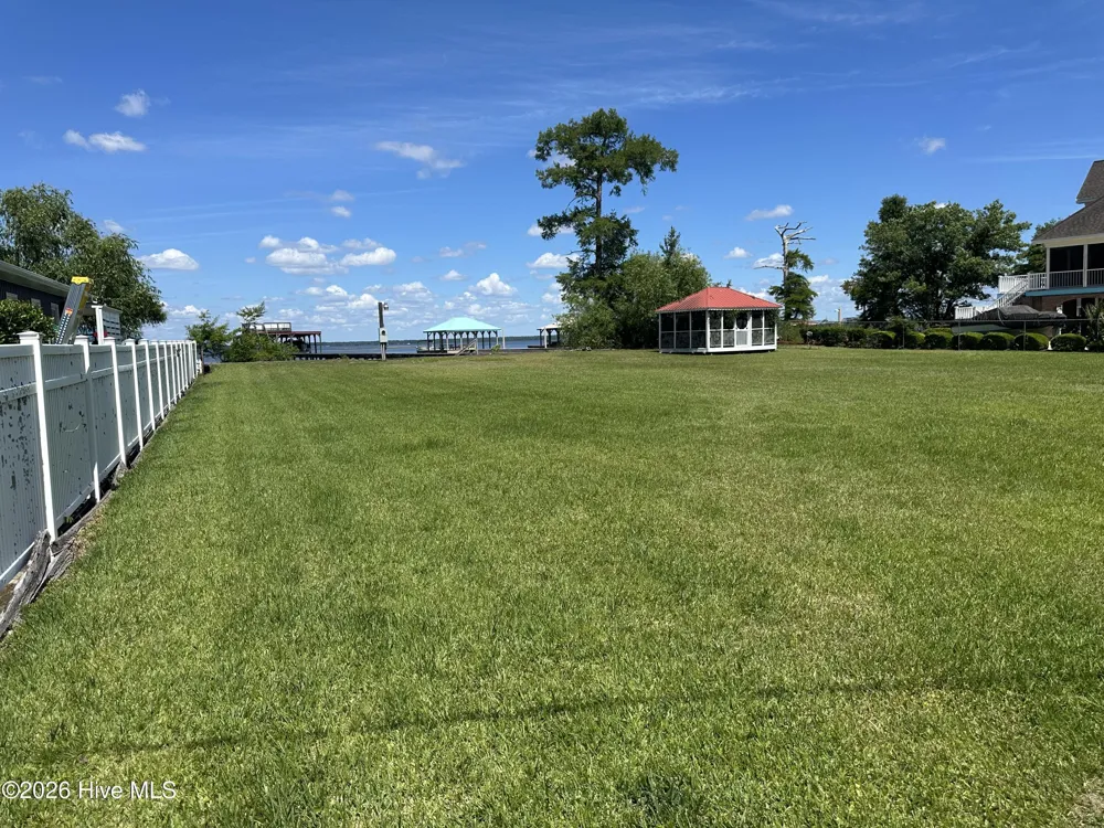 3935 Waccamaw Shores Road Lake Waccamaw, NC 28450