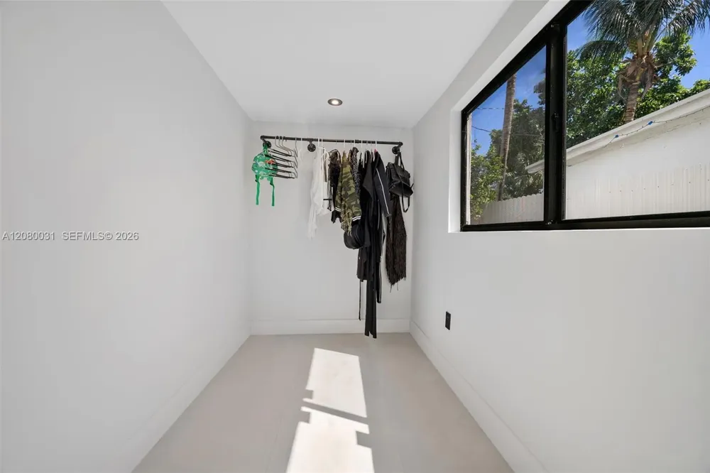 335 NW 108th St Miami, FL 33168