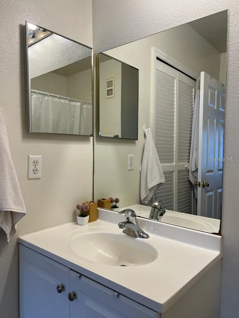 4336 S KIRKMAN ROAD #713 Orlando, FL 32811