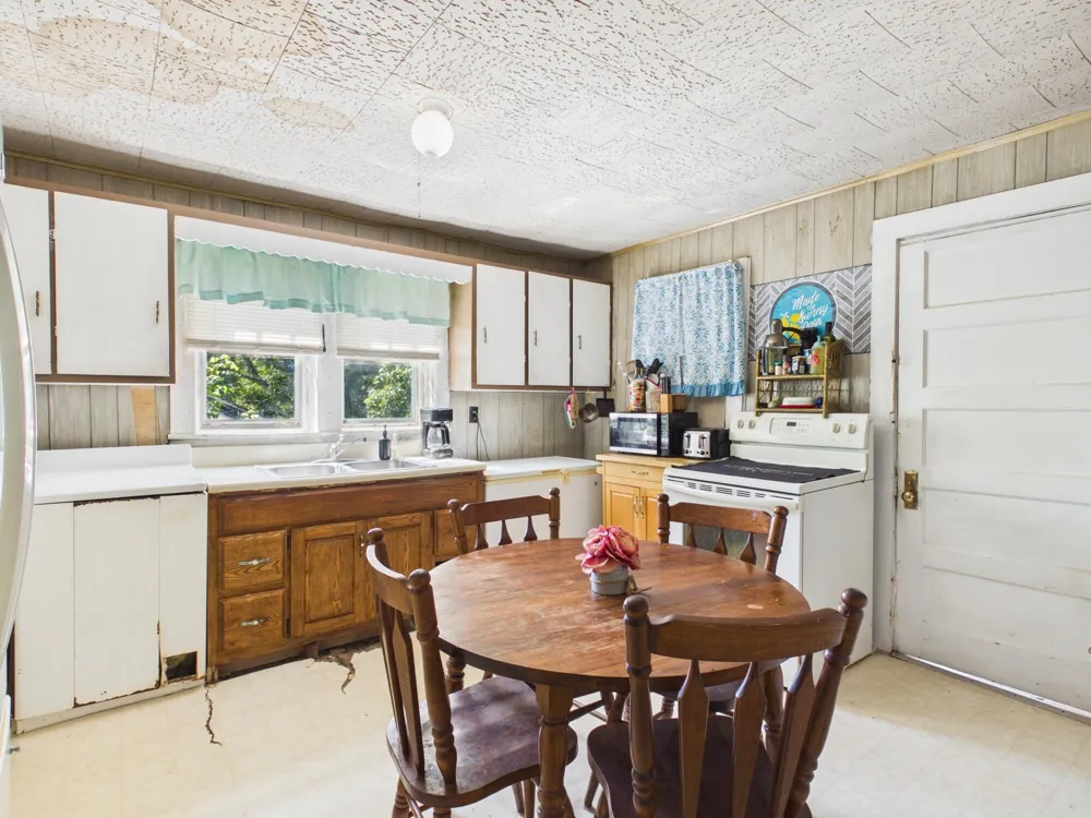 1512 Adams Street Athens, TN 37303