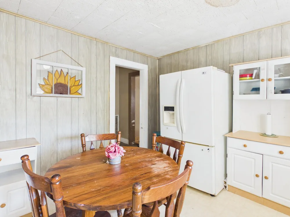 1512 Adams Street Athens, TN 37303