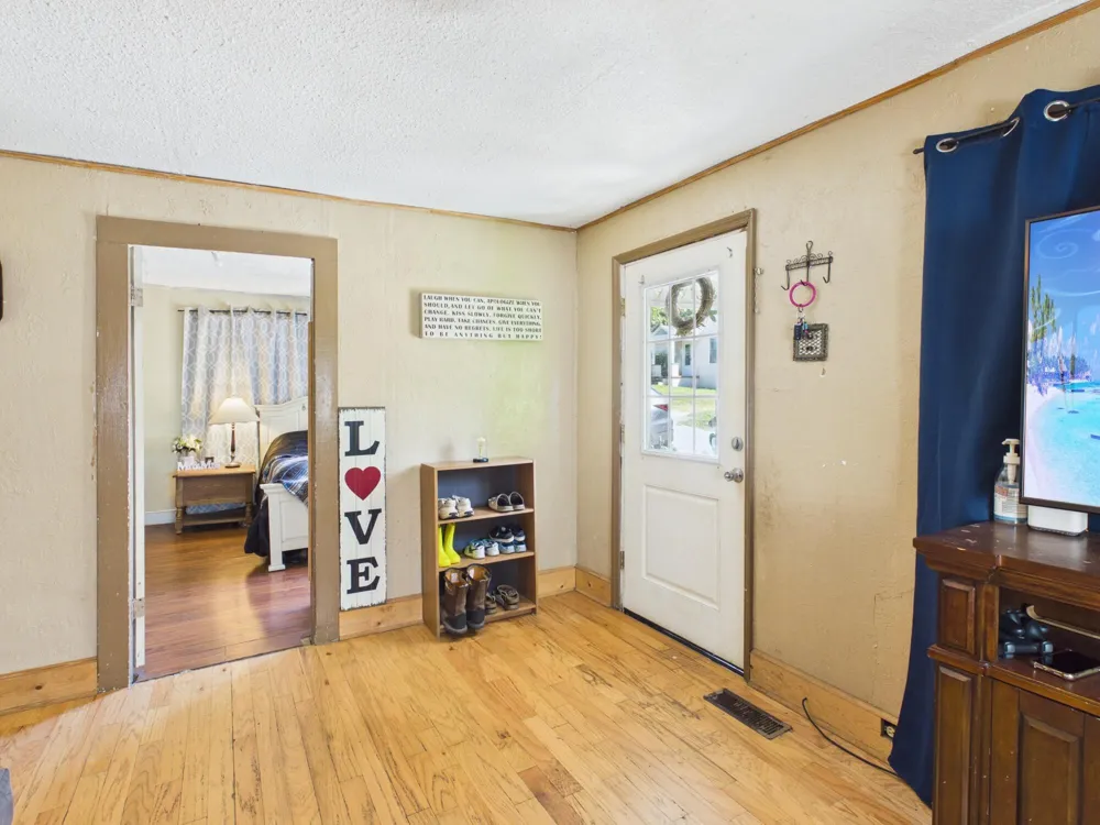 1512 Adams Street Athens, TN 37303