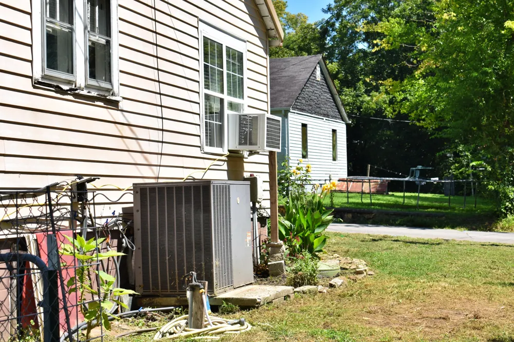 1512 Adams Street Athens, TN 37303
