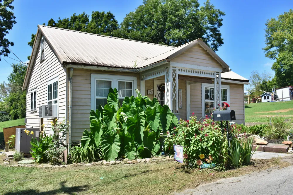 1512 Adams Street Athens, TN 37303