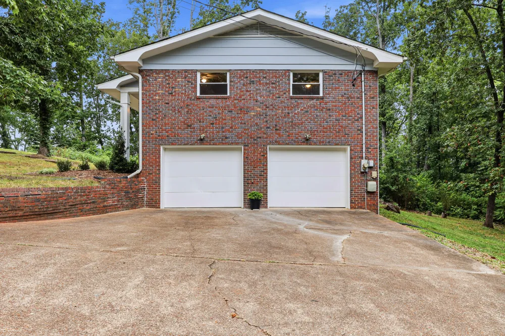 2824 Ridgecrest Drive Chattanooga, TN 37406