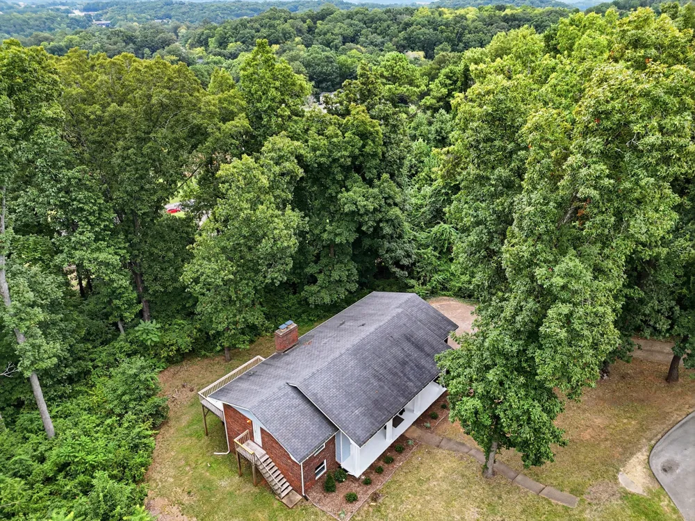 2824 Ridgecrest Drive Chattanooga, TN 37406