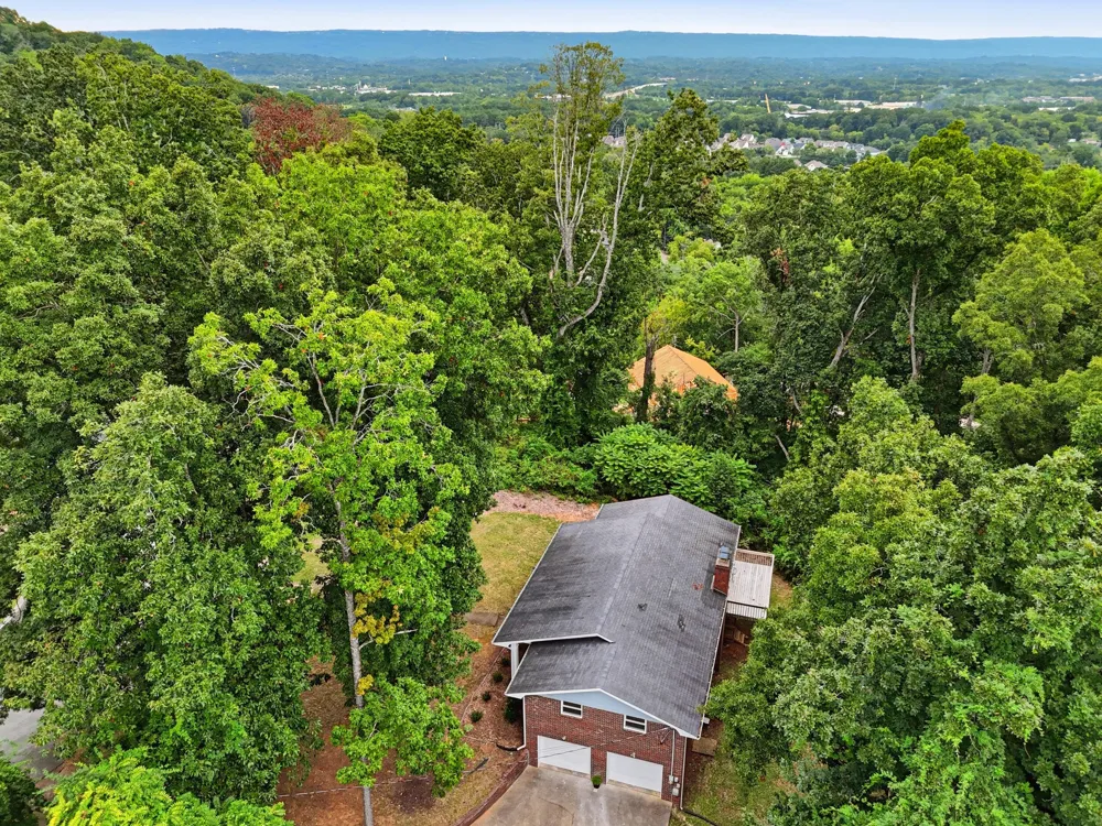 2824 Ridgecrest Drive Chattanooga, TN 37406