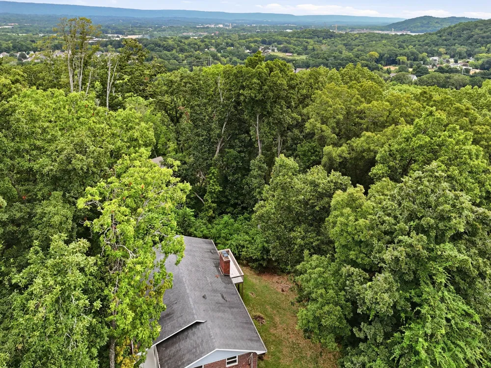 2824 Ridgecrest Drive Chattanooga, TN 37406
