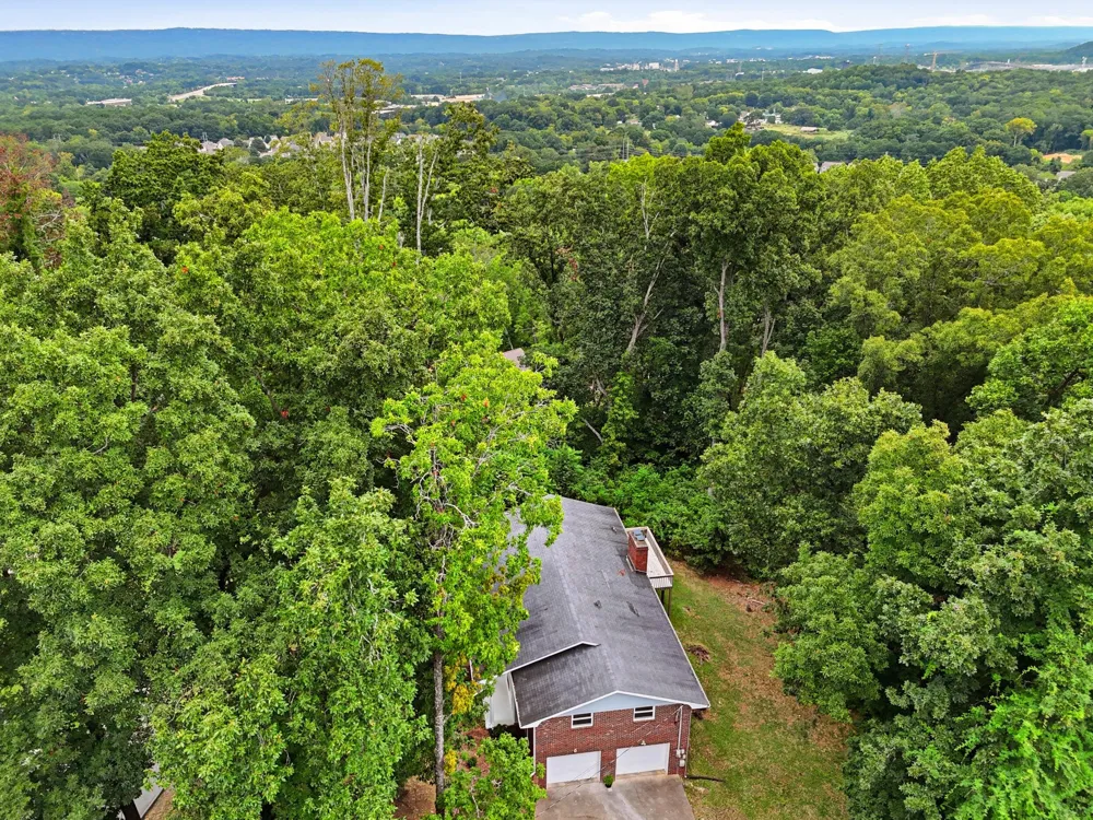 2824 Ridgecrest Drive Chattanooga, TN 37406