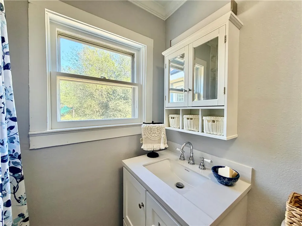 4750 Private Road 3915 Gregory, TX 78359