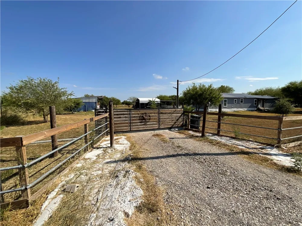 14552 County Road 1412 Sinton, TX 78387