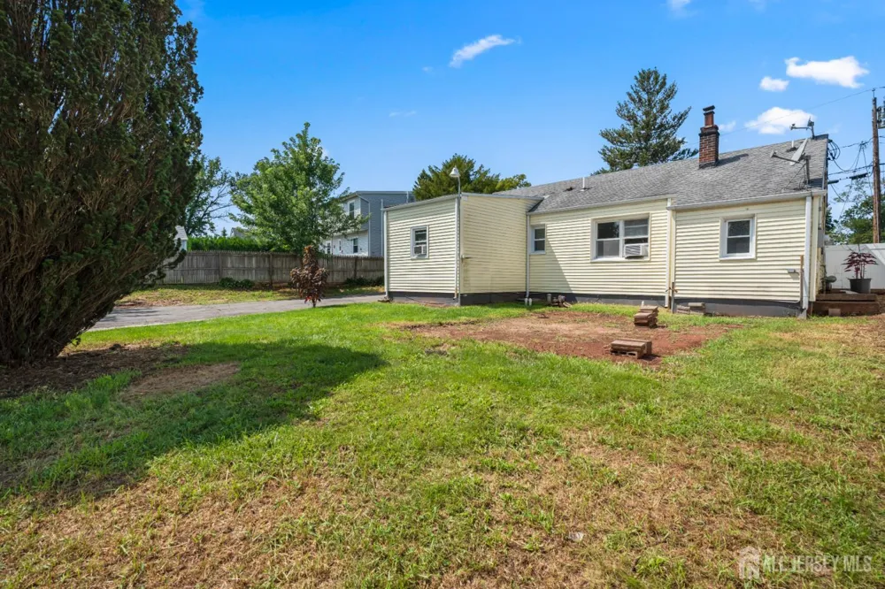 30 Runyon Avenue Edison, NJ 08817