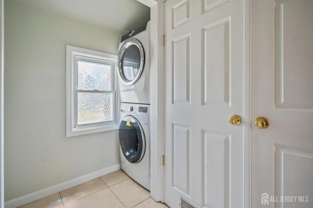 30 Runyon Avenue Edison, NJ 08817
