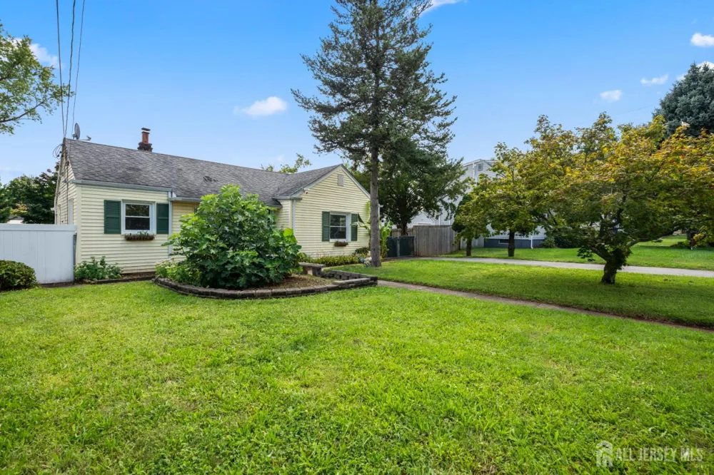 30 Runyon Avenue Edison, NJ 08817