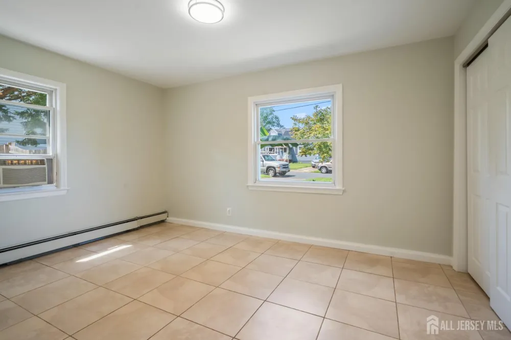 30 Runyon Avenue Edison, NJ 08817