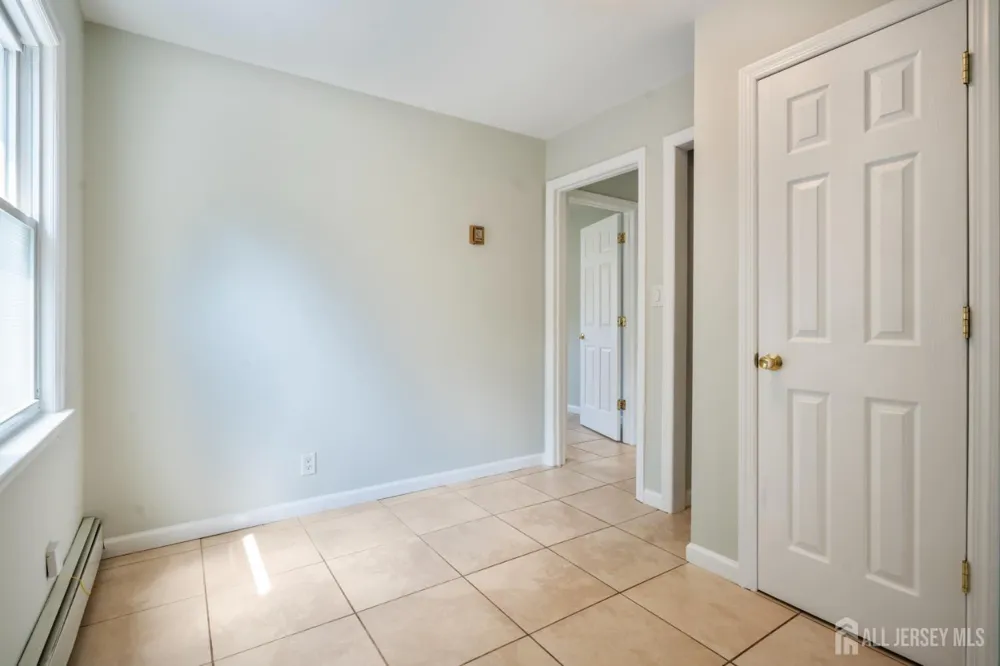 30 Runyon Avenue Edison, NJ 08817