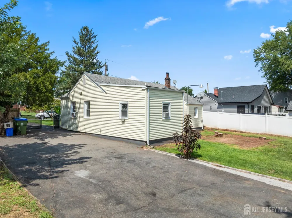 30 Runyon Avenue Edison, NJ 08817