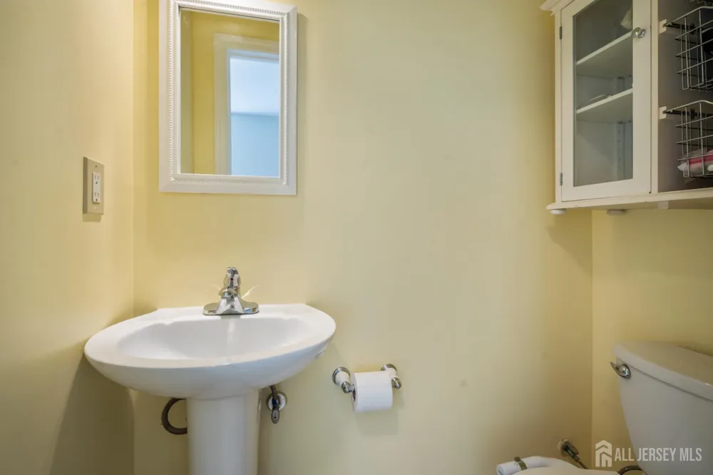 30 Runyon Avenue Edison, NJ 08817