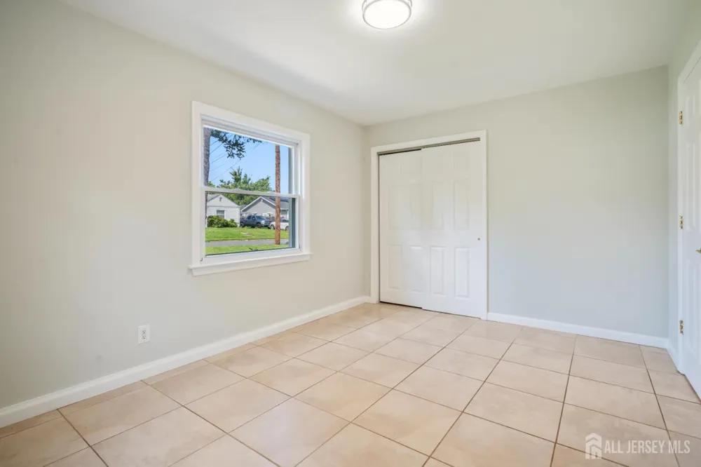 30 Runyon Avenue Edison, NJ 08817