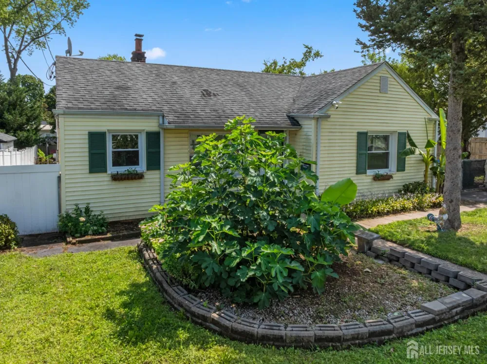30 Runyon Avenue Edison, NJ 08817