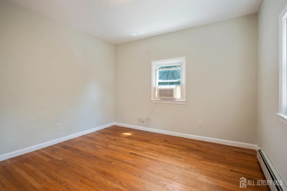 30 Runyon Avenue Edison, NJ 08817
