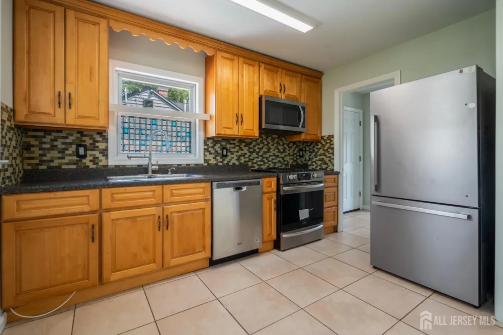 30 Runyon Avenue Edison, NJ 08817