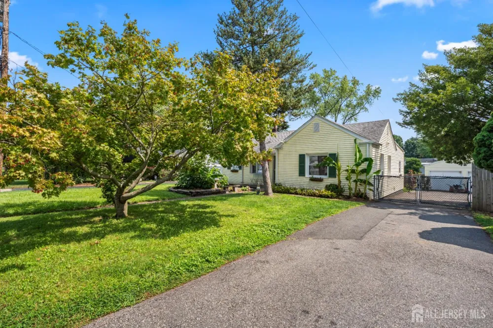 30 Runyon Avenue Edison, NJ 08817