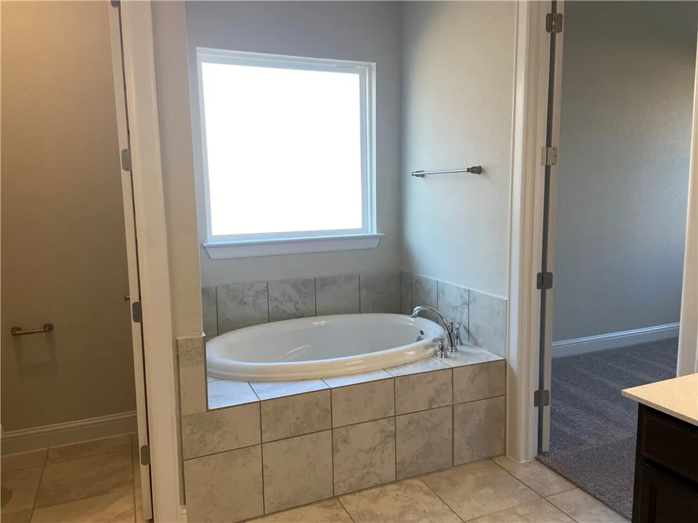 2229 Base Burner Path Leander, TX 78641