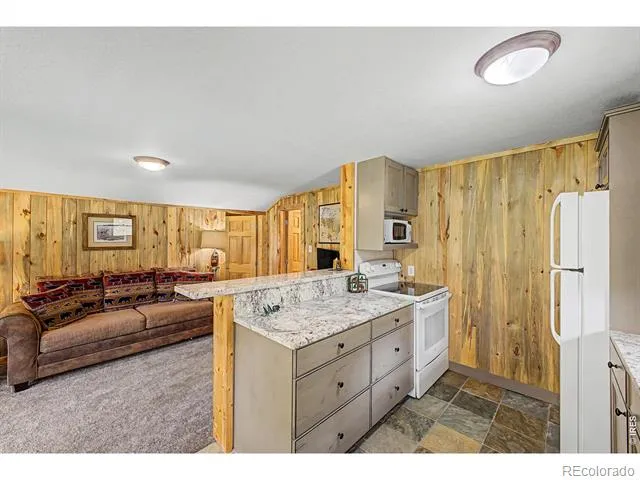 259 Riverside Drive Lyons, CO 80540