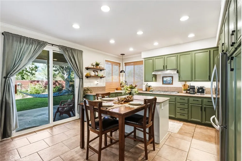 32236 Big Oak Castaic, CA 91384