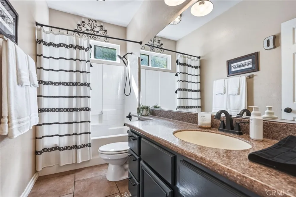 32236 Big Oak Castaic, CA 91384