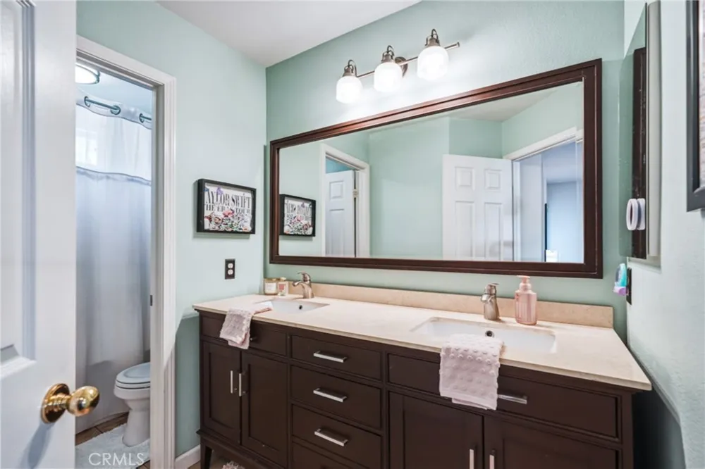 32236 Big Oak Castaic, CA 91384