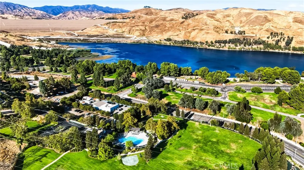 32236 Big Oak Castaic, CA 91384