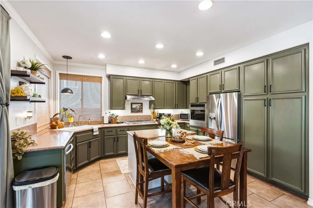 32236 Big Oak Castaic, CA 91384