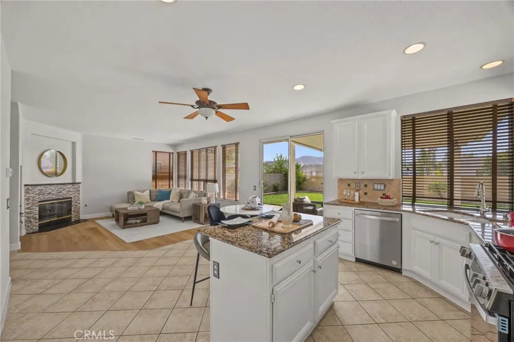 753 La Docena Corona, CA 92879