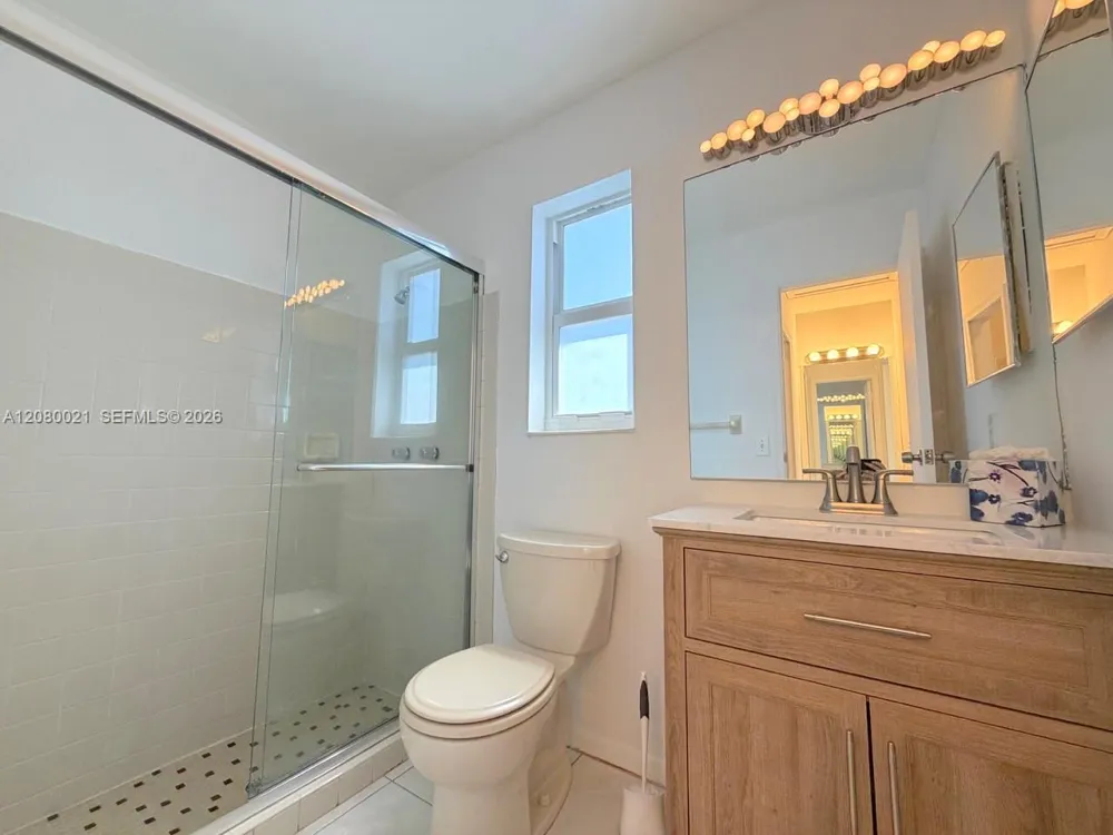 11700 NW 33rd St Sunrise, FL 33323