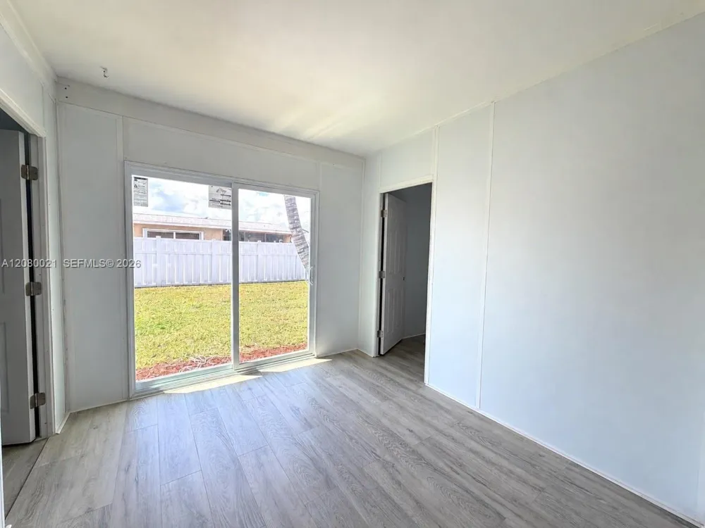 11700 NW 33rd St Sunrise, FL 33323