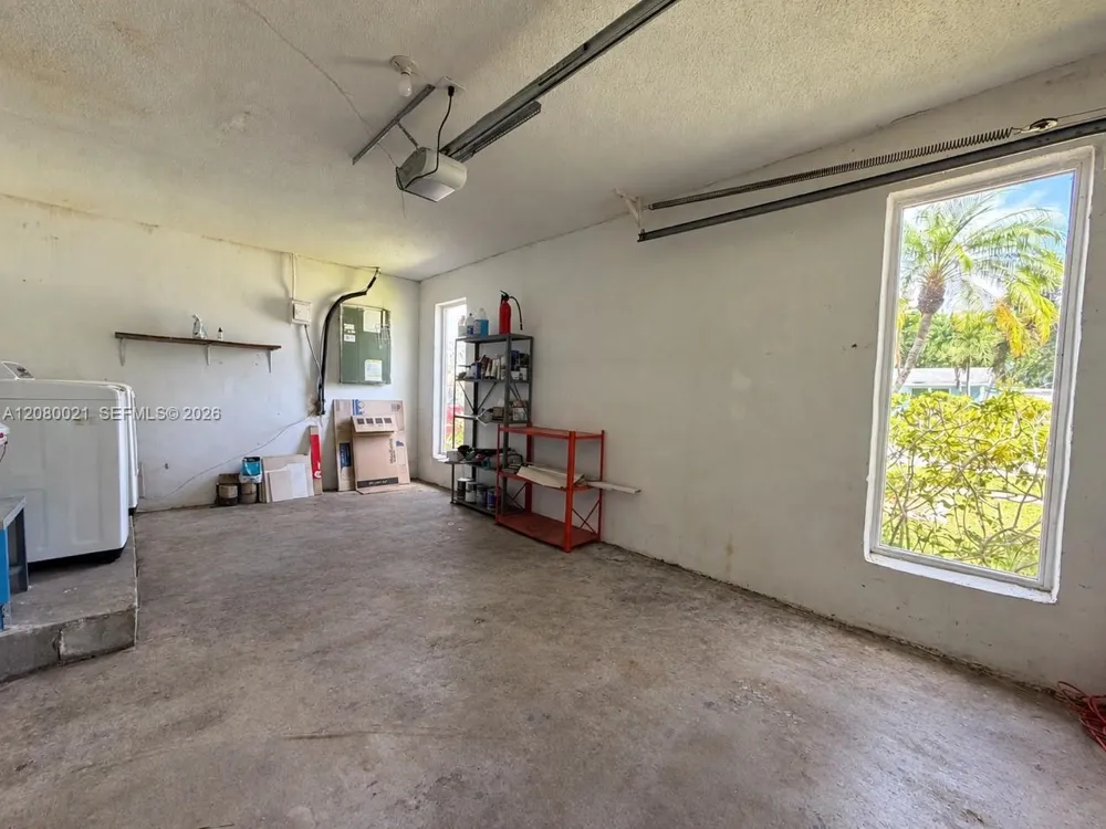 11700 NW 33rd St Sunrise, FL 33323