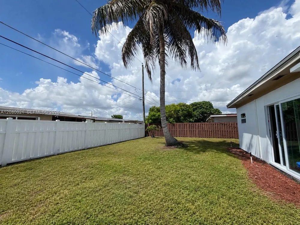 11700 NW 33rd St Sunrise, FL 33323
