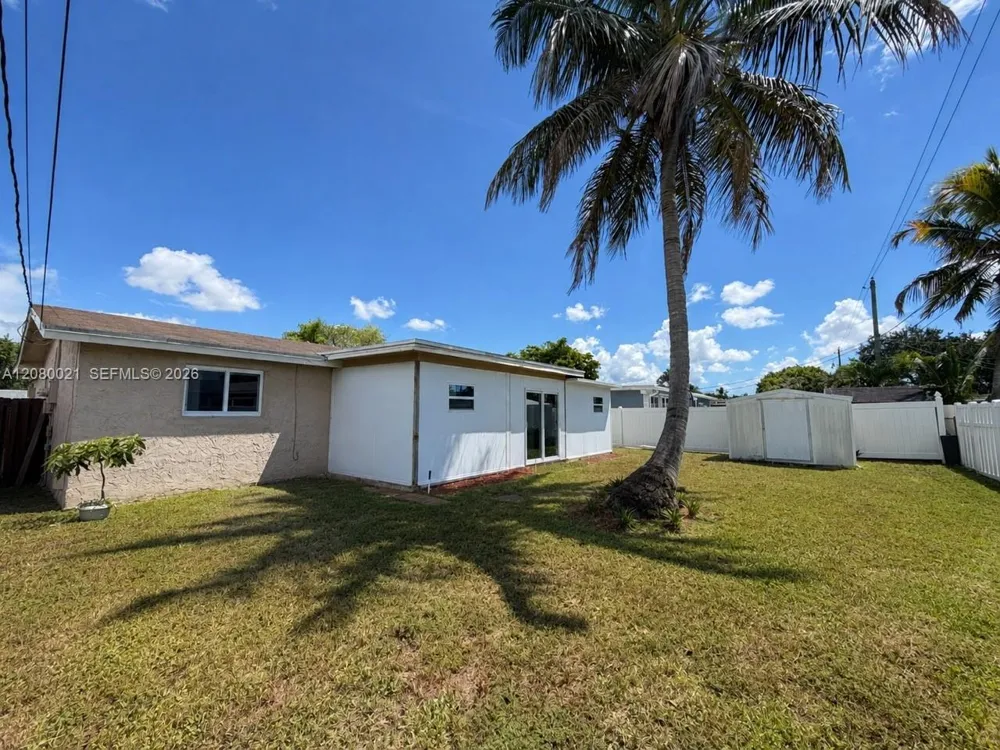 11700 NW 33rd St Sunrise, FL 33323