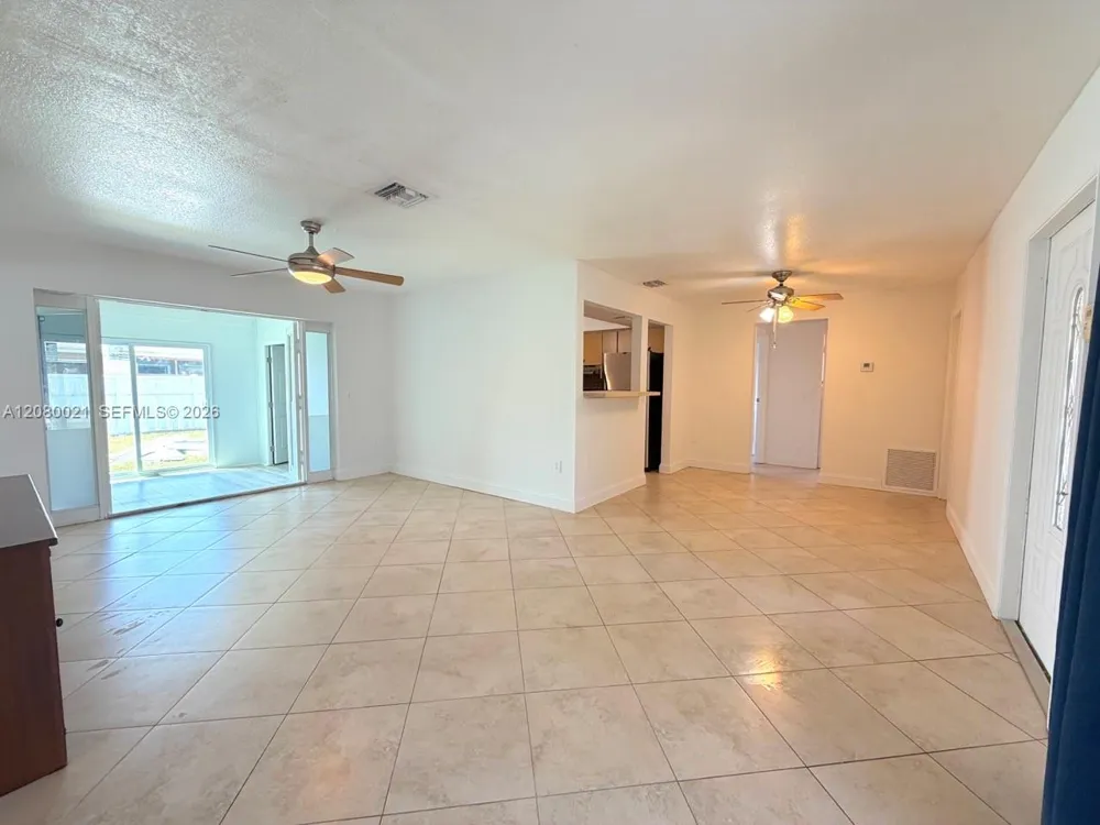 11700 NW 33rd St Sunrise, FL 33323